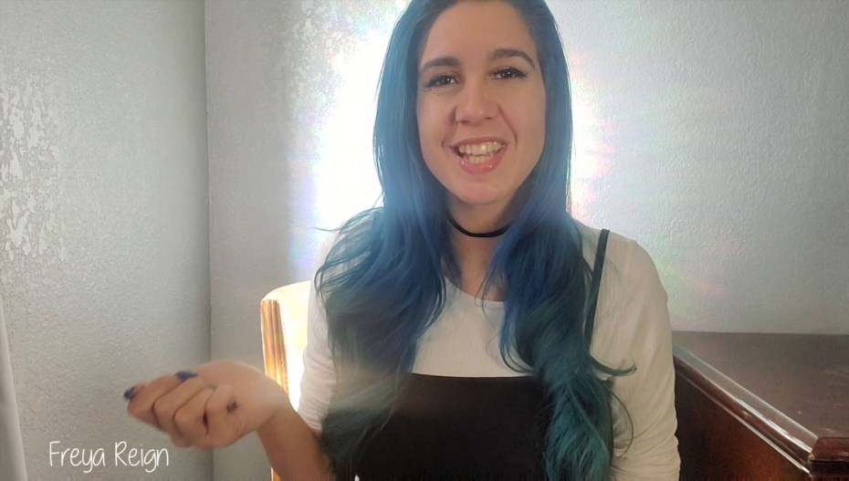 Freya Reign - Jerk Off While Your Family Visits